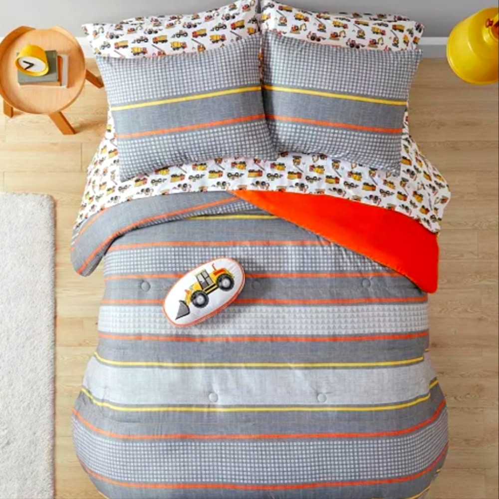 Urban Dreams Comforter (twin)